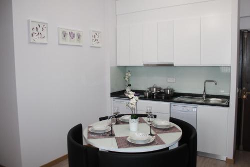 One-Bedroom Apartment image 6