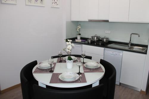 One-Bedroom Apartment image 7