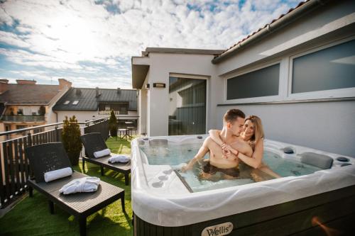 Auris Hotel Room Type - Deluxe Suite with Spa Bath