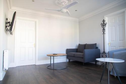 Molloys Apartments - image 14
