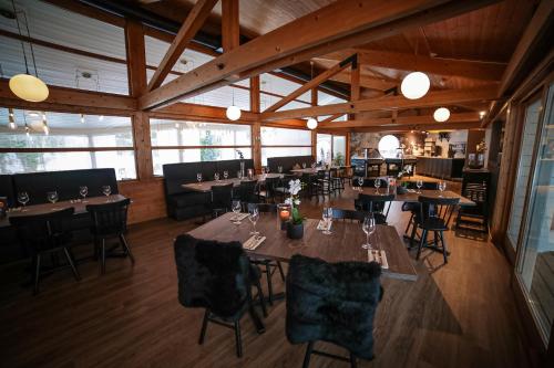 Ресторан, Vesterland Feriepark Hytter, hotell og leikeland in Кайпангер