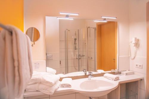 Gesundheitshotel Weißenstadt am See - image 12
