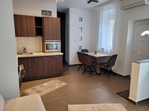 Lovely Apartment with free parking - Kecskemét