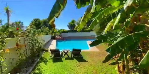 VILLA Bed and Breakfast - kitchen, Pool, Barbecue and Large garden