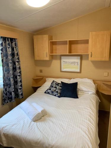 Newquay Bay Porth Caravan - image 8