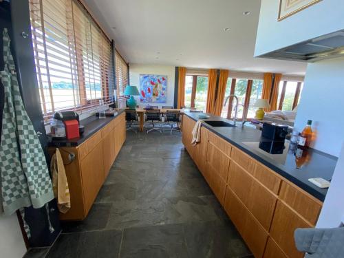 設施, Hestar Husid, het luxe paardenhuis in 市中心