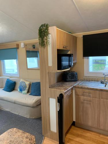 Newquay Bay Porth Caravan - image 4
