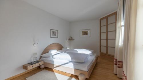 2 bedrooms, 3 beds
