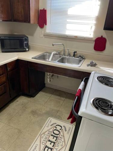 Beautiful Spacious 3 BR brick home for the family in Decatur
