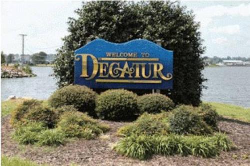 Beautiful Spacious 3 BR brick home for the family in Decatur