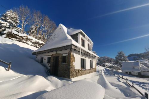 Chalet avec vue panoramique sur le Plomb du Cantal gîte à louer Massif Central