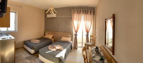 Greek Islands Studios - image 12