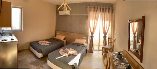 Greek Islands Studios - image 11