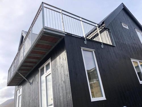 The house with the amazing view in Sørvágur