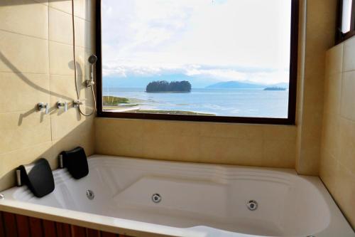 Facilities, Hotel Rocamonti in Llano Alarcon-Aquitania