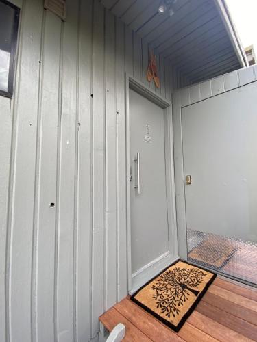 Elm Riverside Accommodation Merrijig - Tap to explore photos