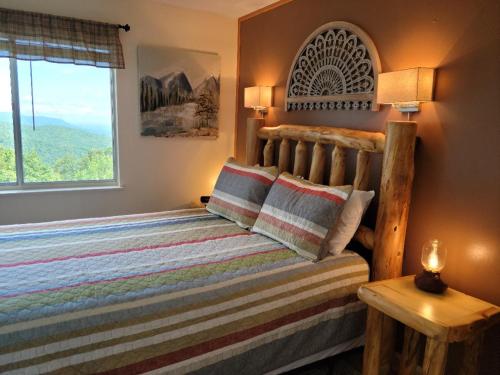 Mountain Villa Magnificent Views - 2 Pools, Fireplace & Hot Tub detail