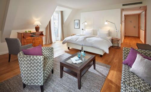 Junior Suite with Garden View