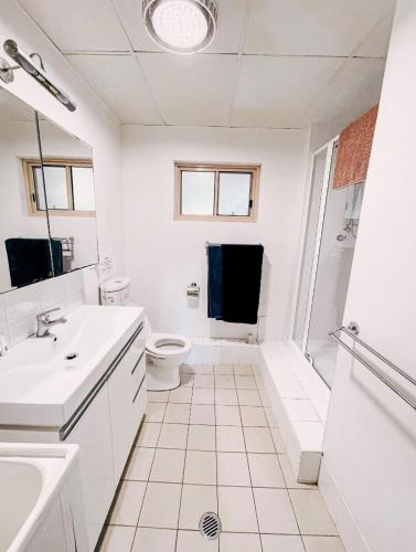 Bathroom, Oasis on the Hawkesbury - Water Views in Ku-Ring-Gai