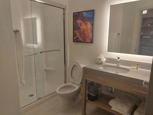 One-Bedroom King Suite