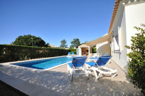Large 3 bedroom private pool villa in Vilasol Resort - image 6