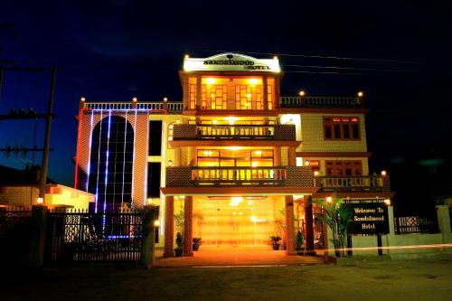 Giriş, Sandalwood Hotel in Inle Lake