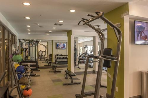 Frontdesk Bleecker Hyde Park Apts Tampa - image 2