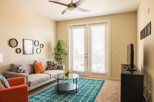 Frontdesk Bleecker Hyde Park Apts Tampa - main image