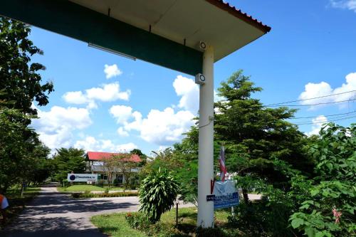 Commonwealth Hotel and Resort