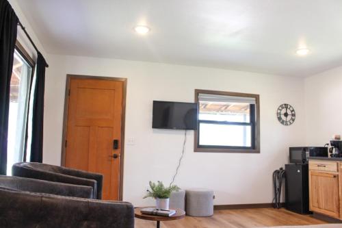 Cabin 5 at Horse Creek Resort, Rapid City (foto 4)