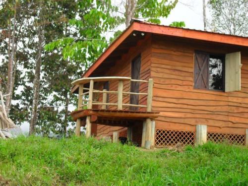 Log Cabin in Tinamaste Valley, Habacuc Woods, BARÚ