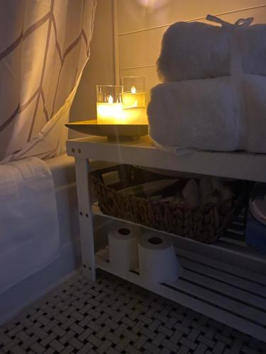 Cozy, Upstairs Apartment Pets Welcome with fee Family Friendly Close to Everything, Cleveland (photo 7)