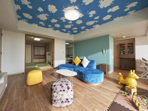 room detail thumbnail 1