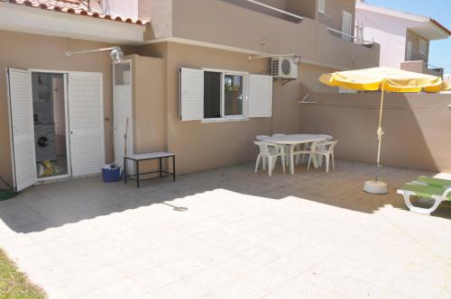 Modern comfortable and well equipped private pool villa - image 6