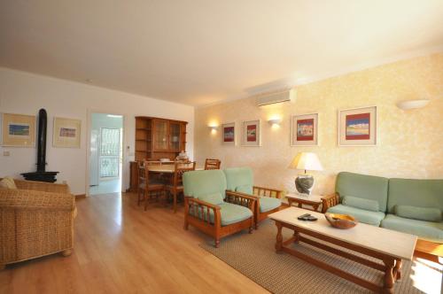 Modern comfortable and well equipped private pool villa - image 12