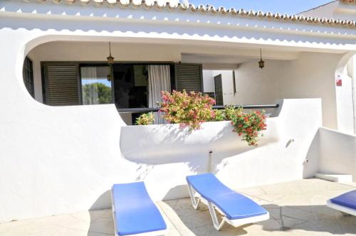 Situated in a superb position in The Old Village area - image 2