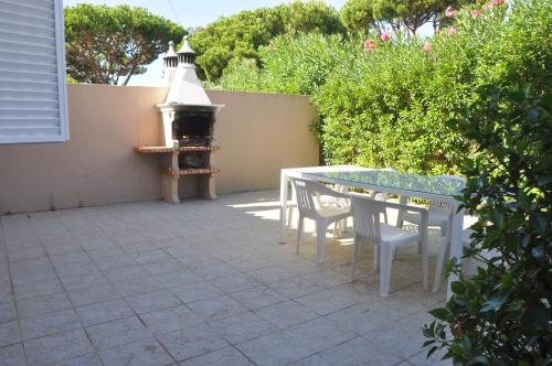 Comfortable and well equipped terrace villa with private pool and air conditioni - image 14