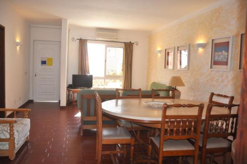 Comfortable and well equipped terrace villa with private pool and air conditioni - image 8
