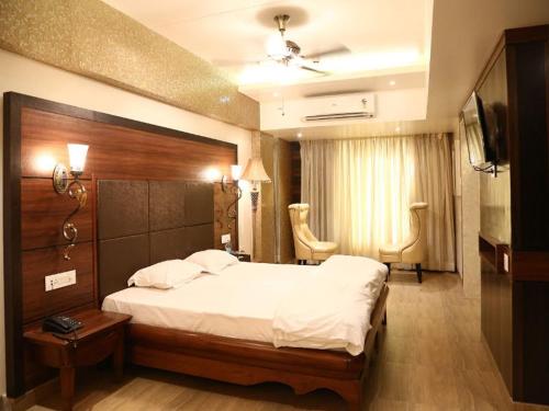 Capital O 14699 Hotel Nakshatra Regency in Kalyan