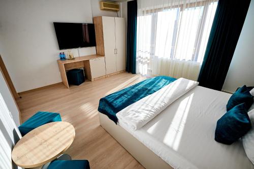 Two-Bedroom Apartment image 3