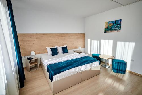 Two-Bedroom Apartment room in Hotel-Apartments Roxy&Maryo