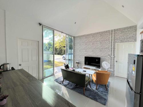 บ้านพัก 2 ห้องนอน (Two-Bedroom House)