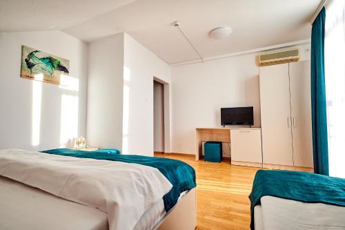 Double or Twin Room - Attic image 3