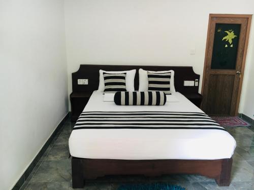Deluxe Double Room image 10