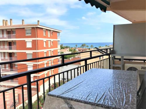  Apartamento con terraza y vista al mar, parking 132B - INMO22 in 43850 Cambrils