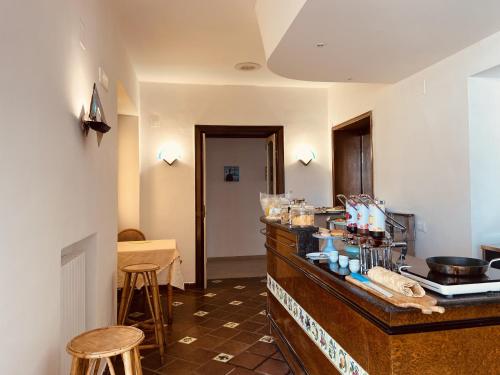 Makanan dan Minuman, Up Hotel in Naples