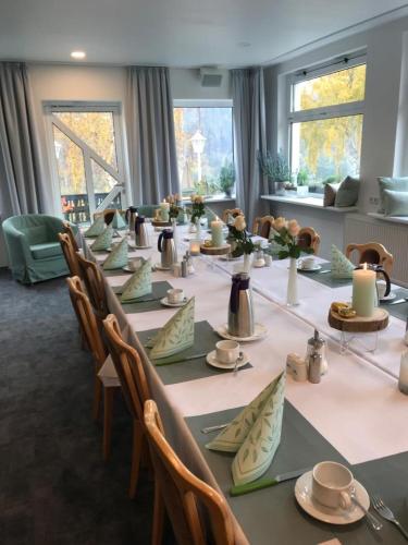 Ételek és italok, Hotel Pension Haus Talblick Edersee in Edertal