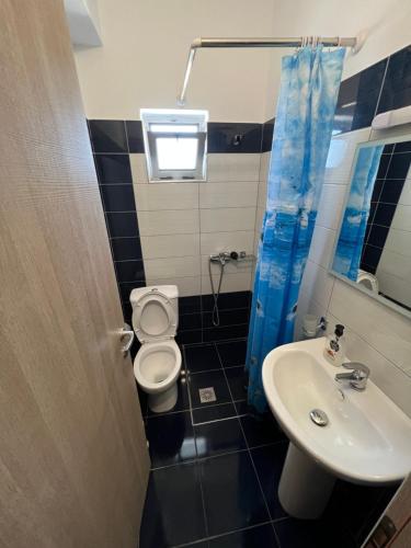 Deluxe Double or Twin Room with River View image 7