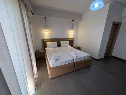 Deluxe Double or Twin Room with River View image 9