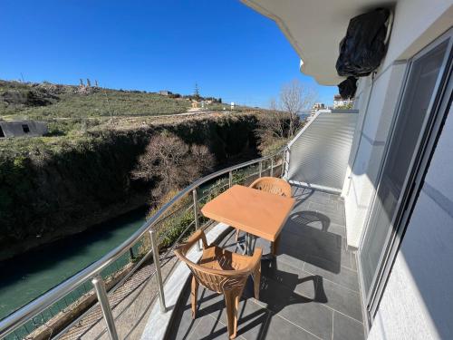 Double Room with Balcony image 3